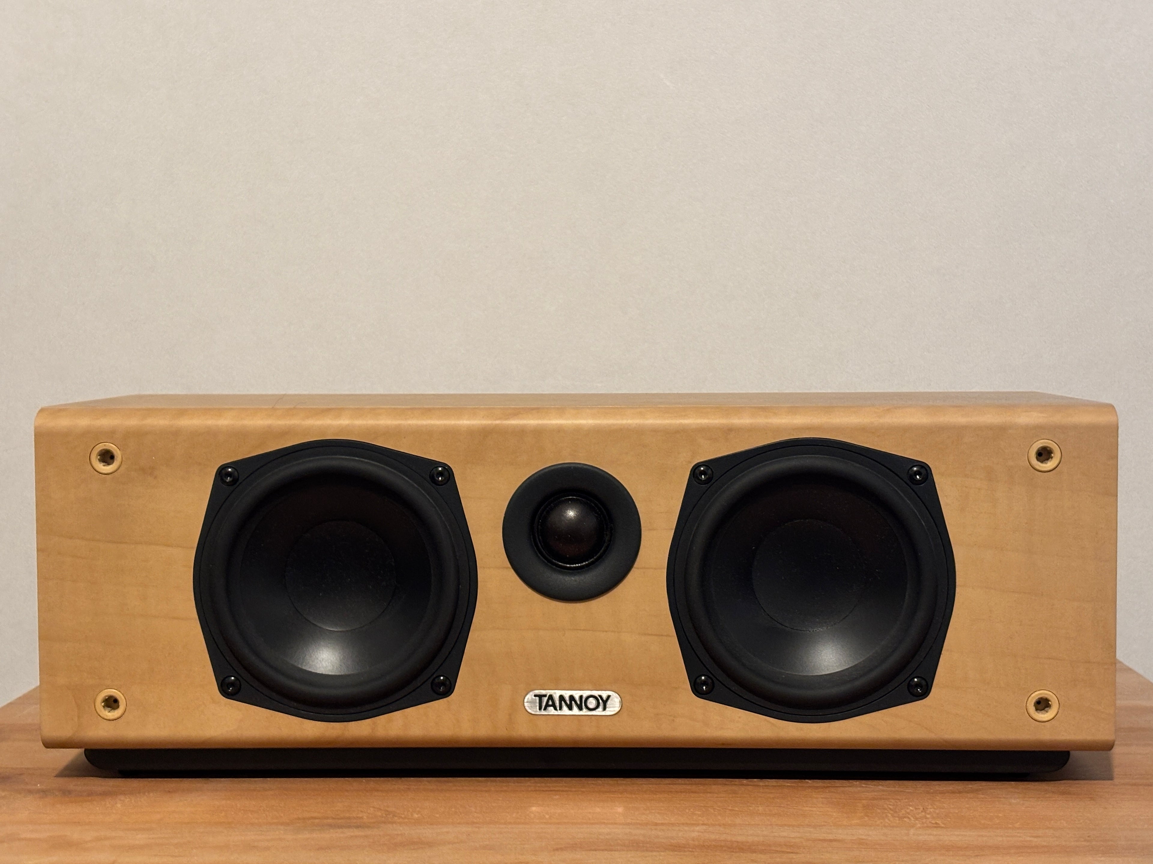 Tannoy Fusion C keskikaiutin.