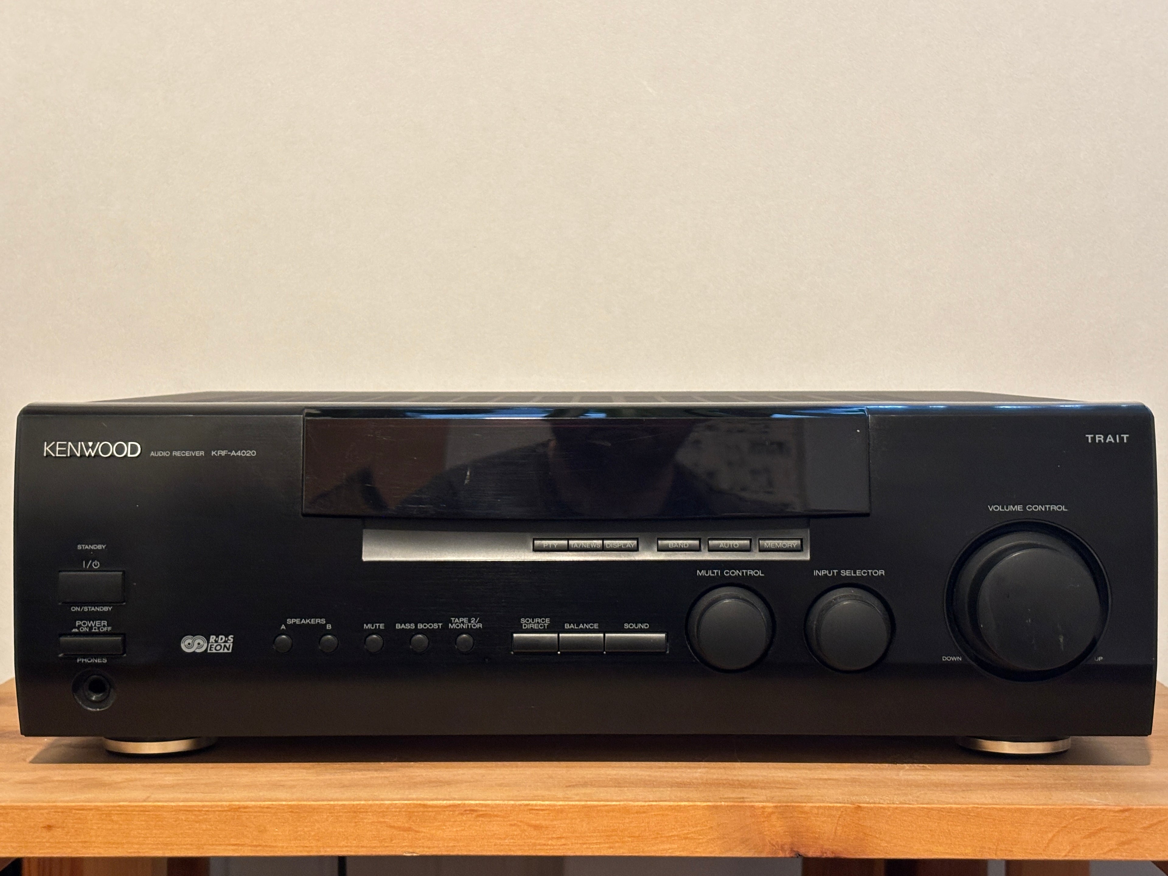 Kenwood KRF-A4020 viritinvahvistin.